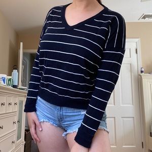 BRANDY MELVILLE NAVY & WHITE STRIPED VNECK SWEATER